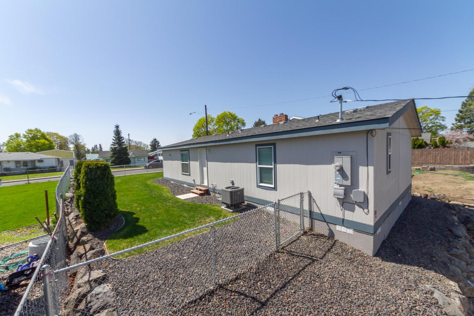 Cute And Cozy 3 Bed 2 Bath Home In North Spokane Exterior photo